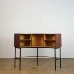 Bar en palissandre du milieu du XXe siècle avec tabourets de bar