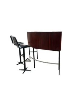 Bar en palissandre du milieu du XXe siècle avec tabourets de bar