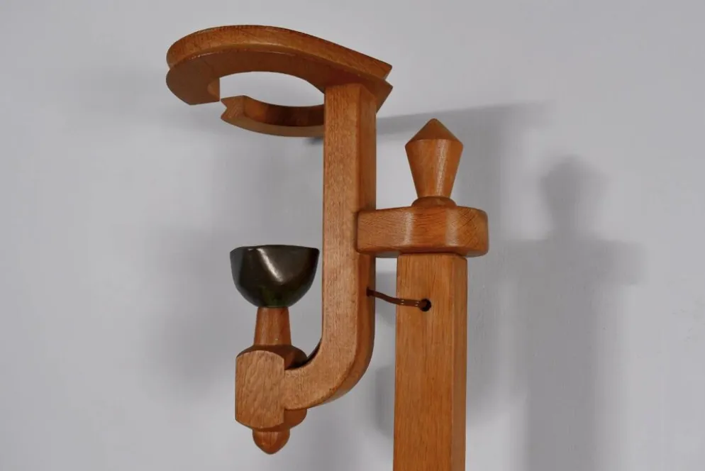 Bar Guillerme et Chambron avec lampe sur pied par Votre Maison.
