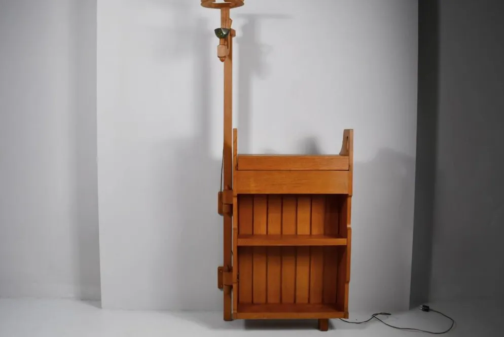 Bar Guillerme et Chambron avec lampe sur pied par Votre Maison.