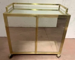 Bar roulant des années 70 en laiton et et face miroir XX siècle