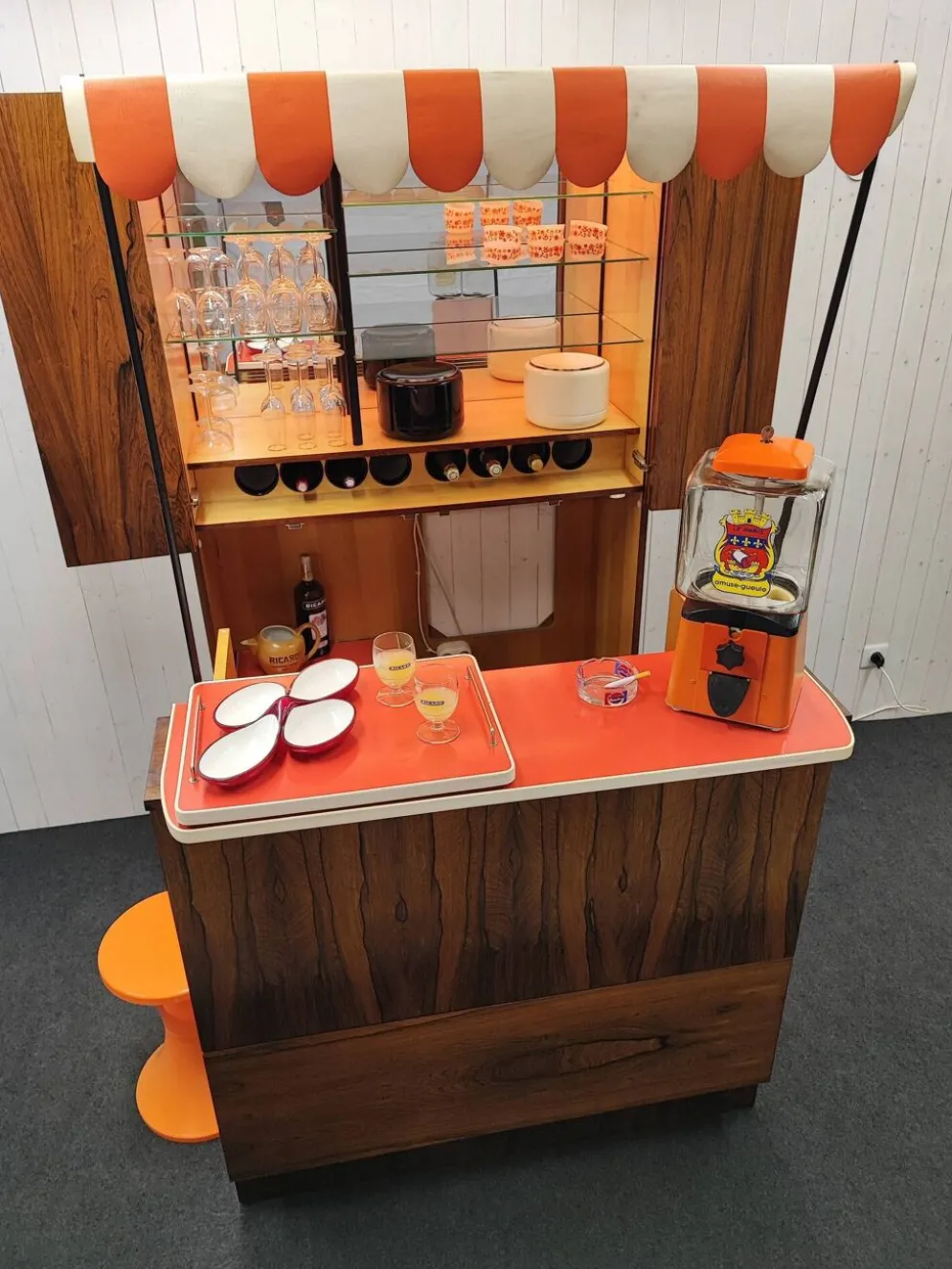 Bar scandinave Asko Export Finlande