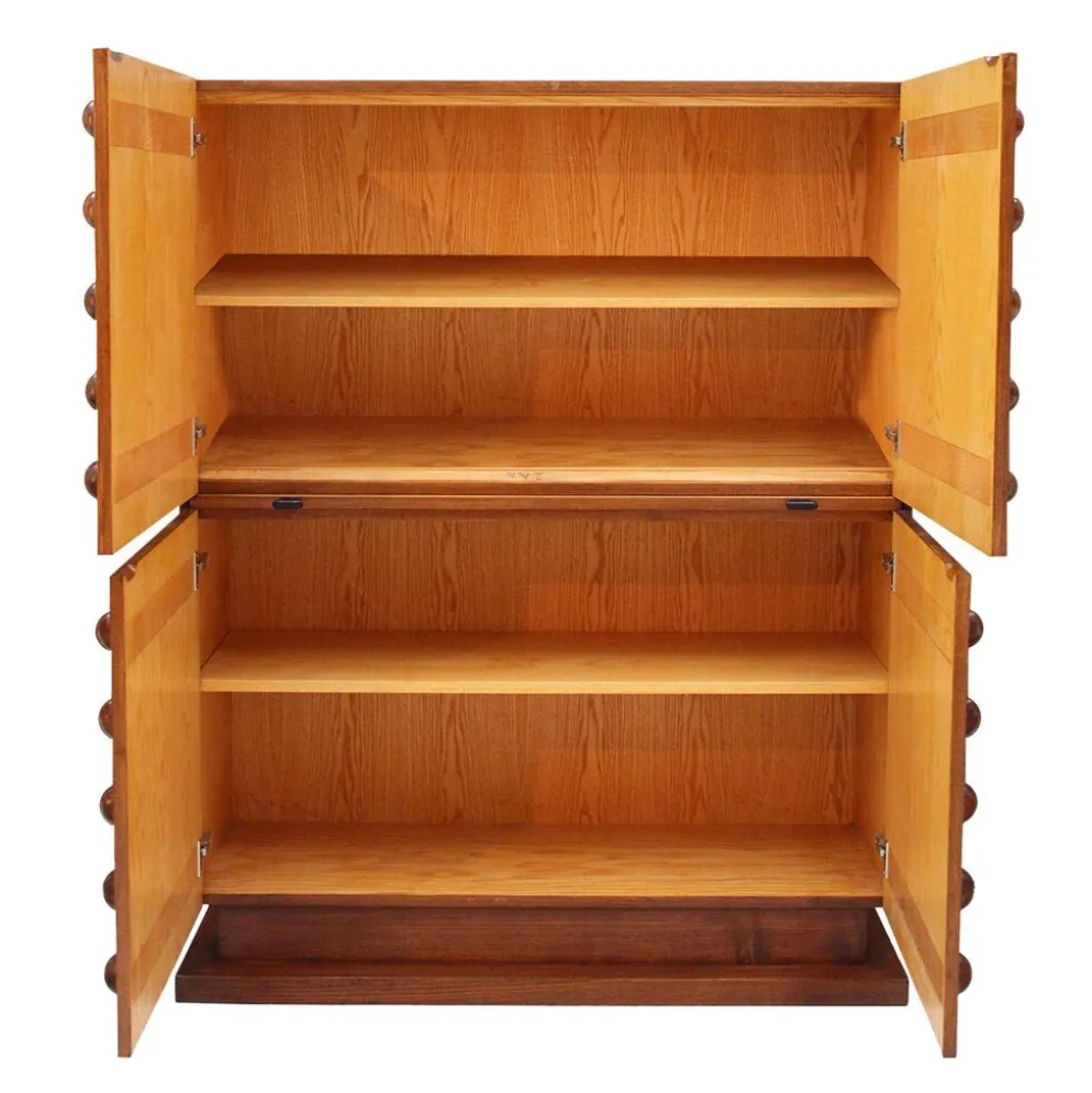 Bar sec italien de style brutaliste en bois de chêne, cabinet à boissons sculpté à la main.