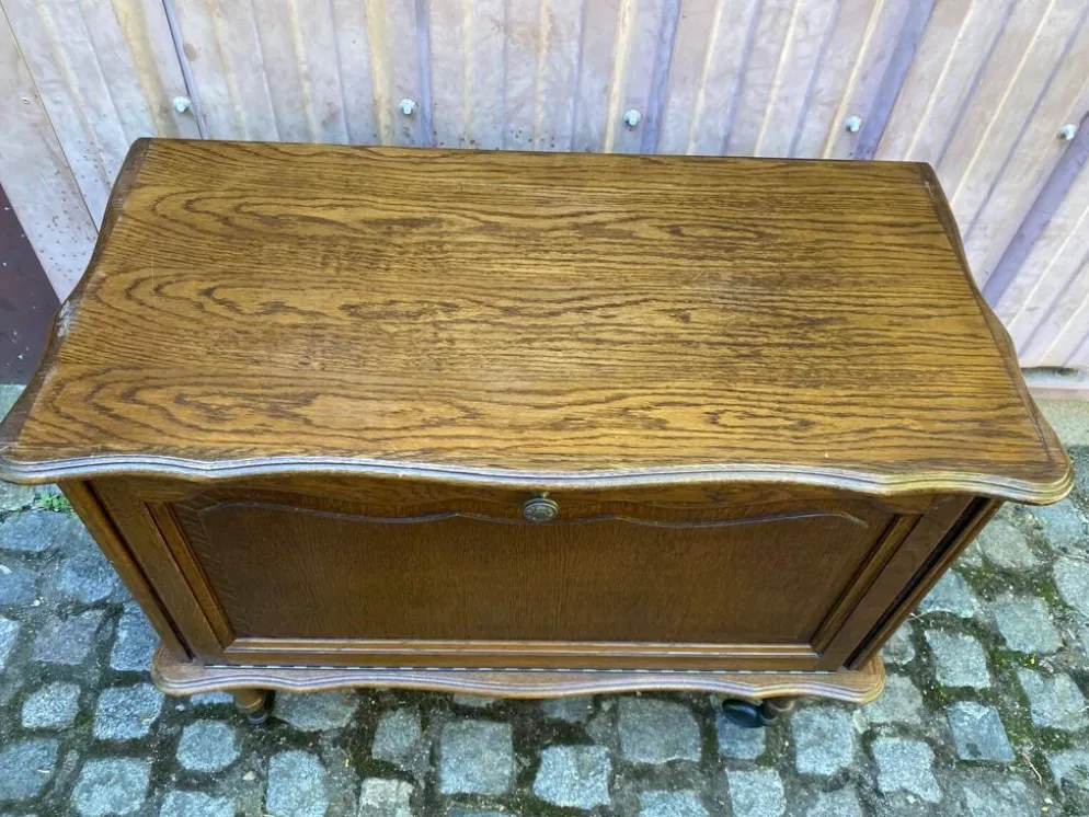 Bar vintage Louis XV sur roulettes en bois des années 60