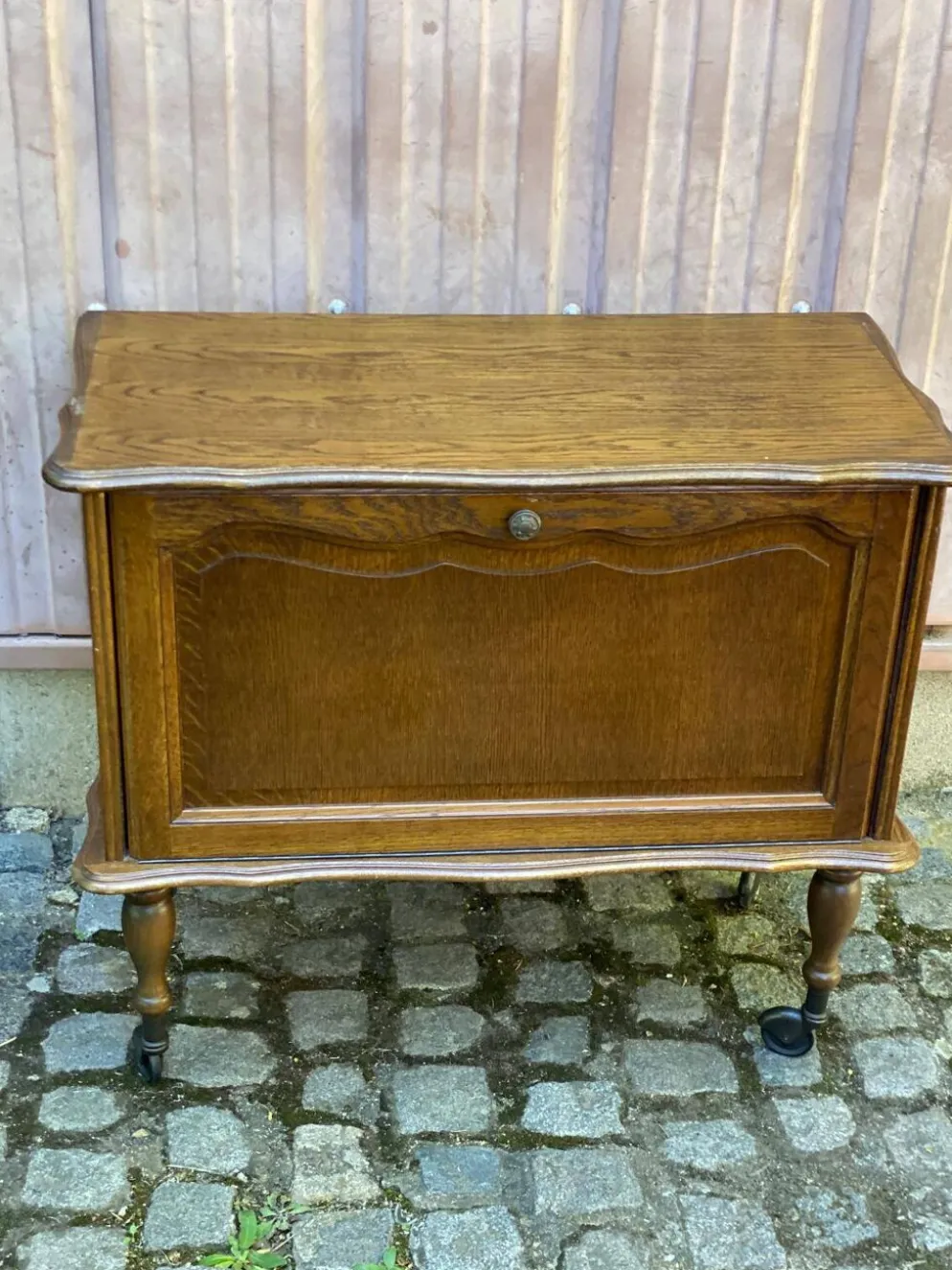 Bar vintage Louis XV sur roulettes en bois des années 60