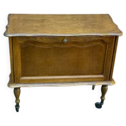 Bar vintage Louis XV sur roulettes en bois des années 60