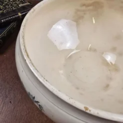 Bas de soupière ancien Lutèce Longchamp, Terre de fer crème décor vert