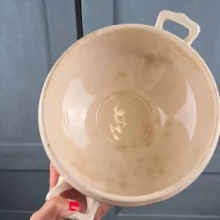 Bas de soupière ancien Lutèce Longchamp, Terre de fer crème décor vert