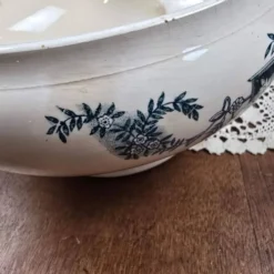 Bas de soupière ancien Lutèce Longchamp, Terre de fer crème décor vert