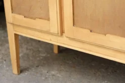 Belle petite armoire de couvent, style scandinave (années 50).