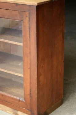 Belle petite bibliothèque basse, belle patine - meuble TV. Fin XIXeme