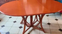 Belle table à manger bambou