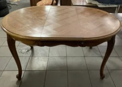 Belle table, ronde, extensible, style, Louis XV. Marqueterie