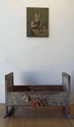 Berceau ancien et antique.