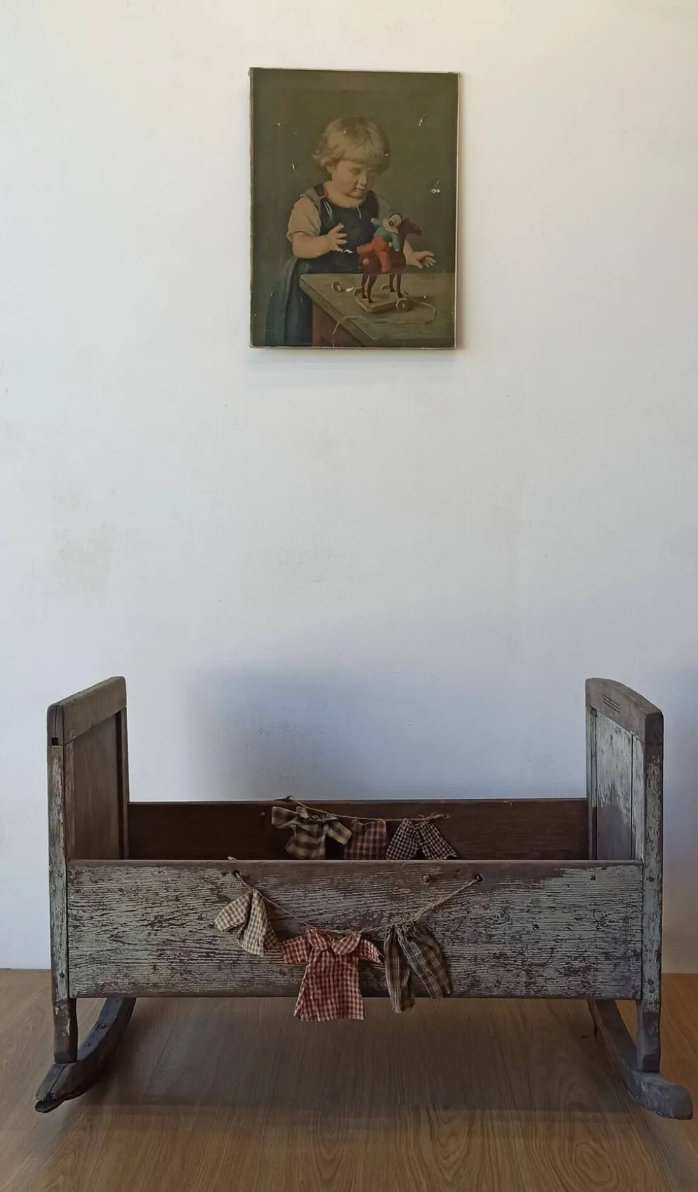 Berceau ancien et antique.