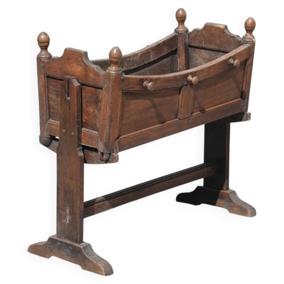 Berceau ancien jardinière
