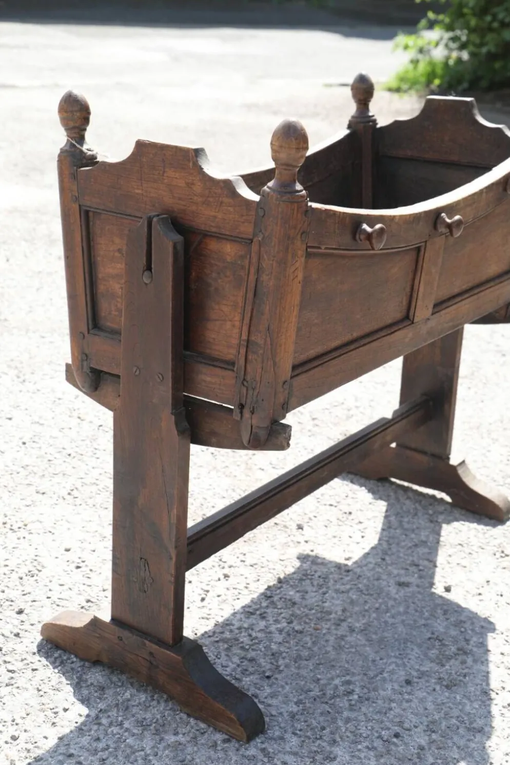Berceau ancien jardinière