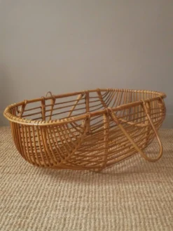 Berceau couffin Moĩse en rotin fabrication artisanale rotin osier vintage