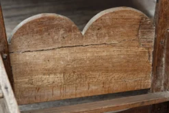 Berceau d’enfant à bascule en bois art populaire