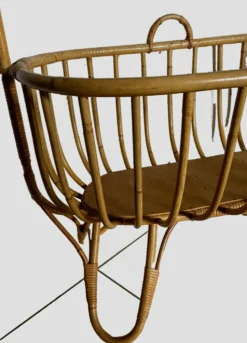 Berceau d'enfant et sa fleche en osier XX siècle