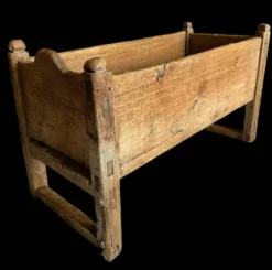 Berceau en bois tres ancien