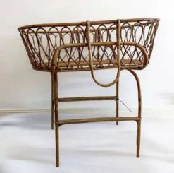 Berceau en rotin vintage