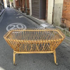 Berceau en rotin vintage