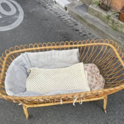 Berceau en rotin vintage