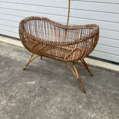 Berceau en rotin vintage