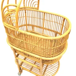 Berceau en rotin vintage pour bébé