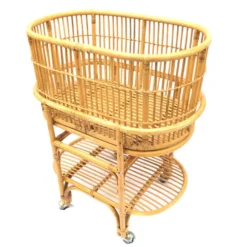 Berceau en rotin vintage pour bébé