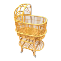 Berceau en rotin vintage pour bébé
