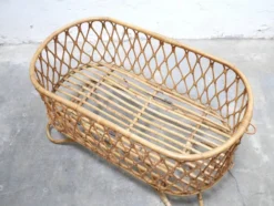 Berceau vintage en rotin