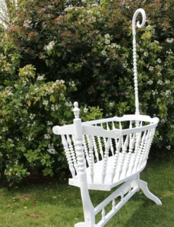 Bercelonnette en bois blanc