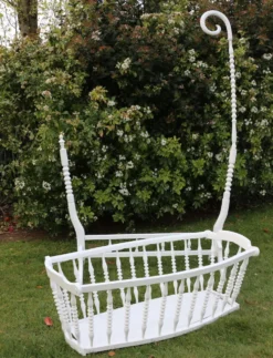 Bercelonnette en bois blanc