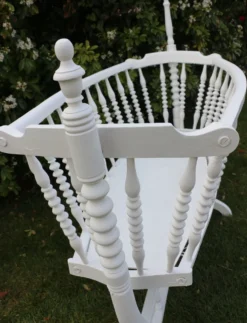 Bercelonnette en bois blanc