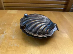 Beurrier ancien coquille St Jacques en métal argenté