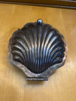 Beurrier ancien coquille St Jacques en métal argenté