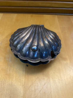 Beurrier ancien coquille St Jacques en métal argenté