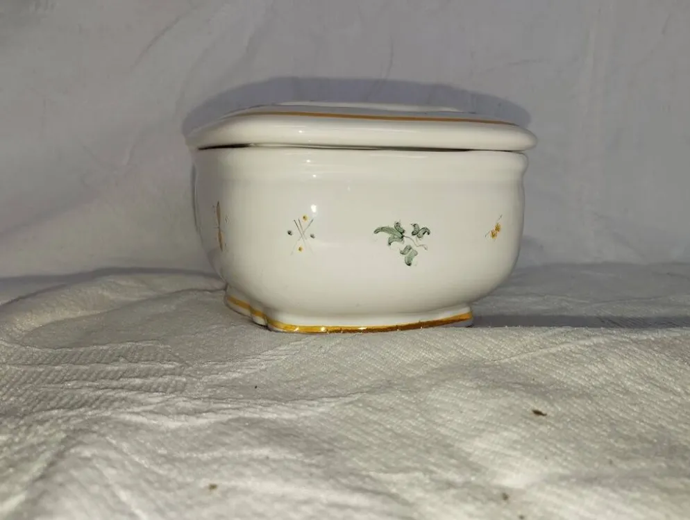 Beurrier ancien en faïence – Décor oiseau – Fin XIXe / début XXe
