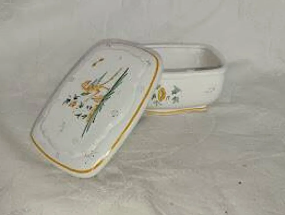 Beurrier ancien en faïence – Décor oiseau – Fin XIXe / début XXe