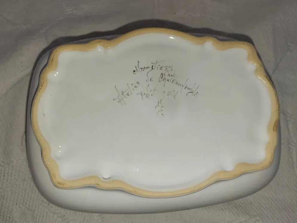 Beurrier ancien en faïence – Décor oiseau – Fin XIXe / début XXe