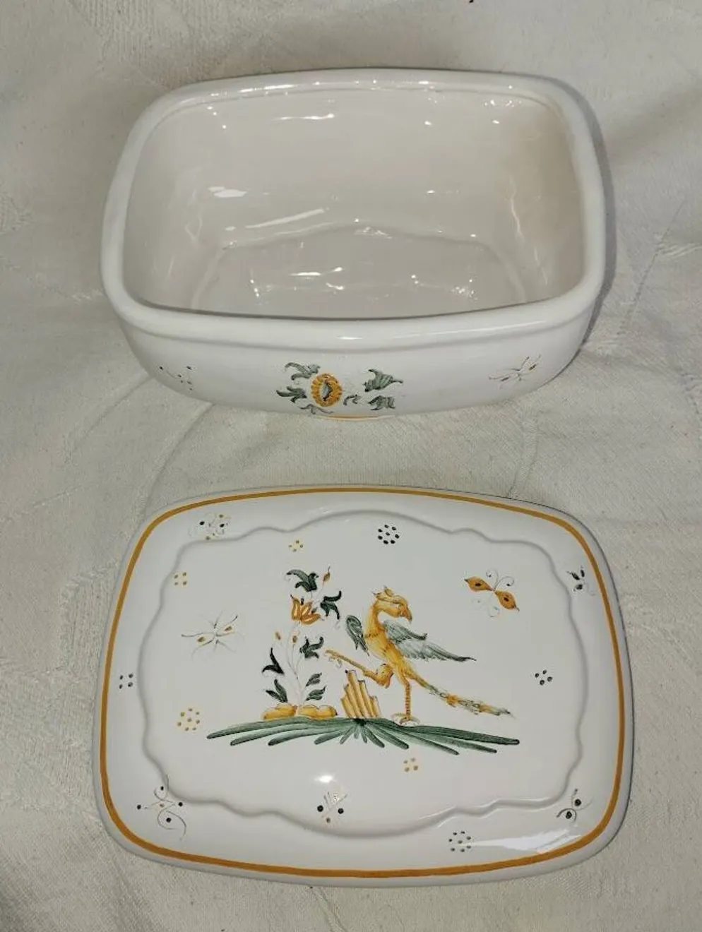 Beurrier ancien en faïence – Décor oiseau – Fin XIXe / début XXe