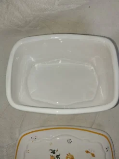 Beurrier ancien en faïence – Décor oiseau – Fin XIXe / début XXe