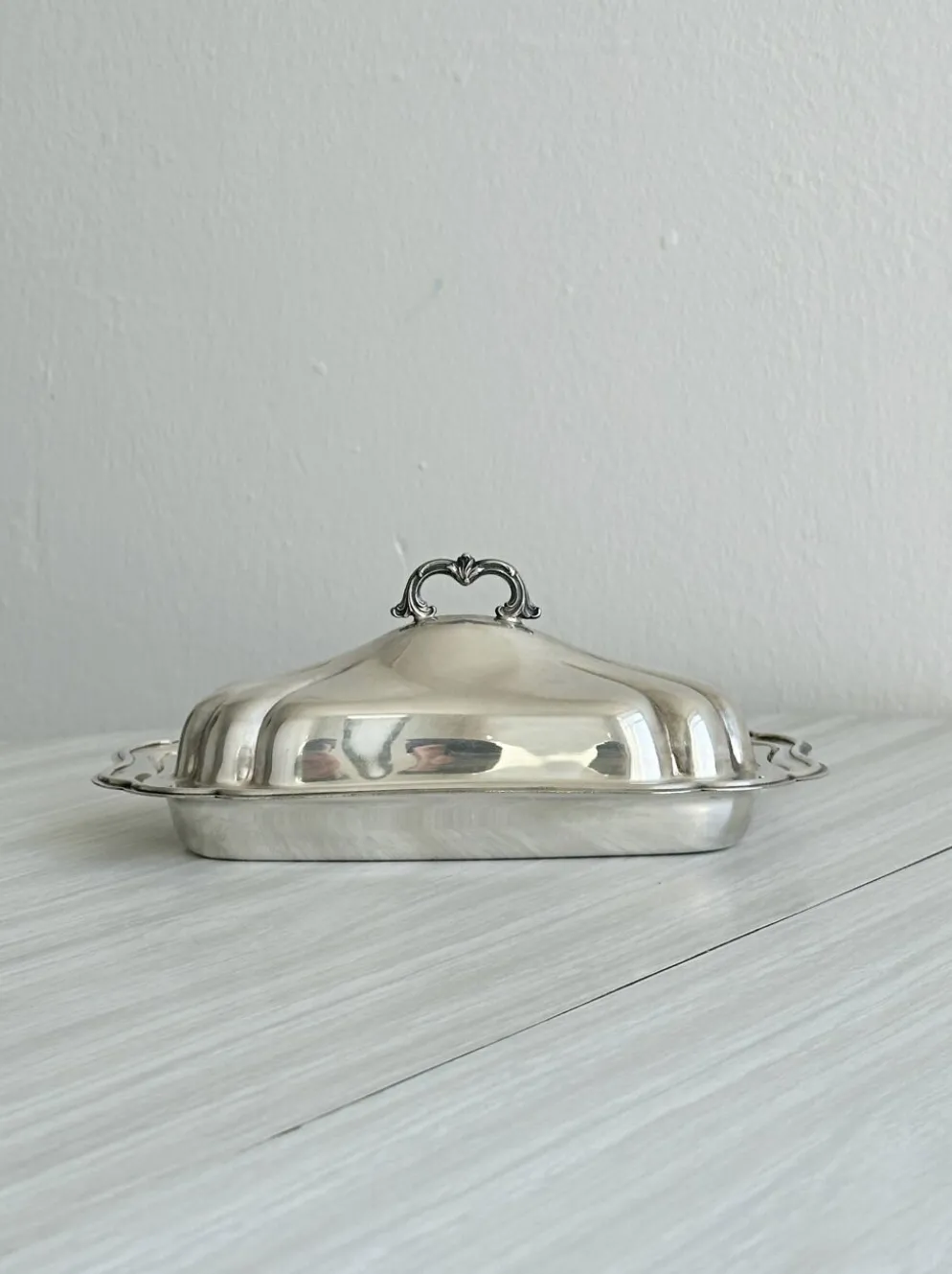 Beurrier ancien en métal