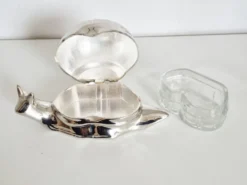Beurrier ancien Escargot en métal argenté , salière, années 50