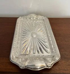 Beurrier Art déco en verre pressé et métal argenté – estampillé (type