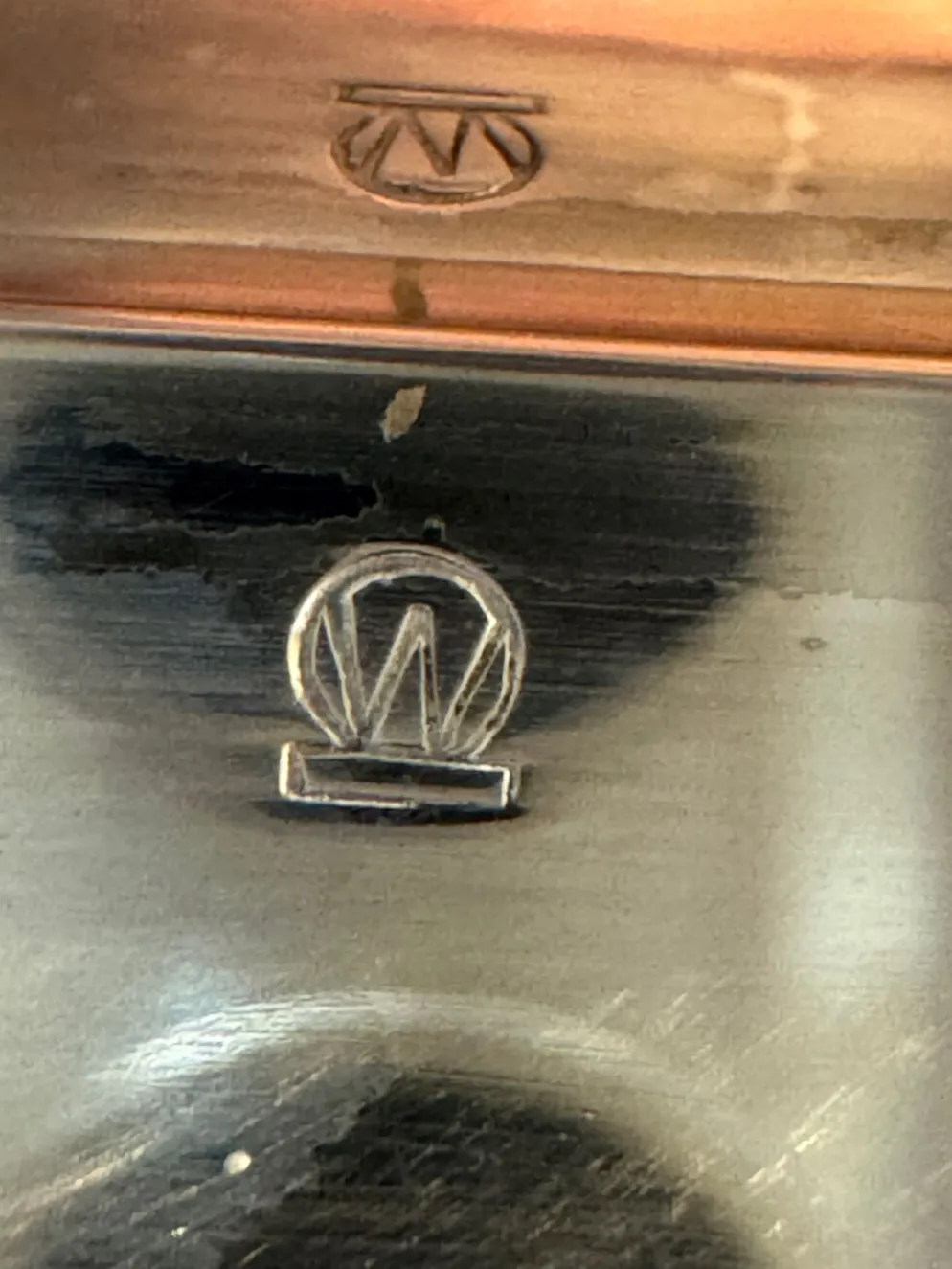 Beurrier Art déco en verre pressé et métal argenté – estampillé (type