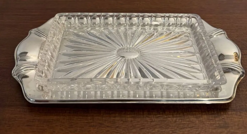 Beurrier Art déco en verre pressé et métal argenté – estampillé (type
