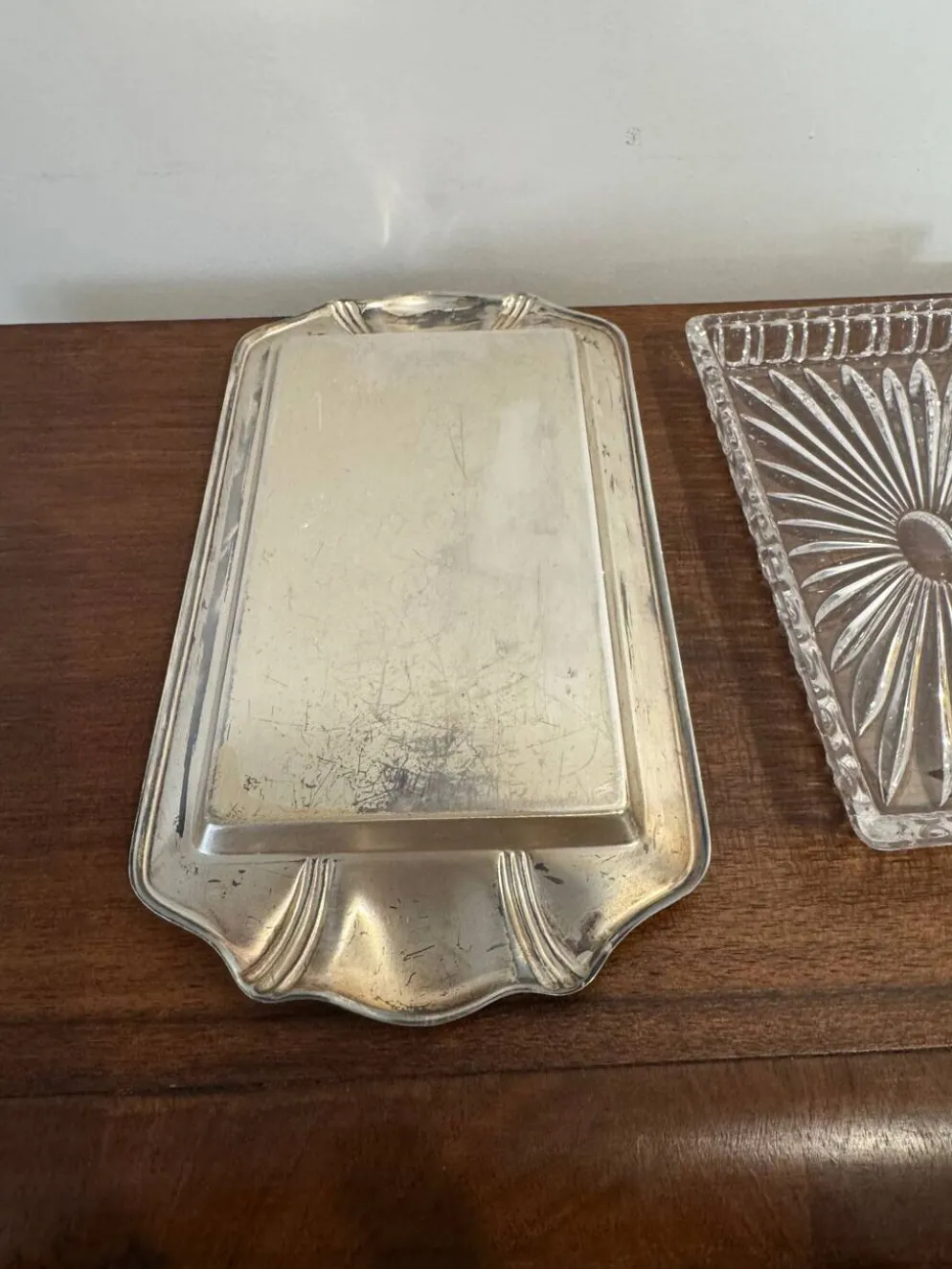 Beurrier Art déco en verre pressé et métal argenté – estampillé (type